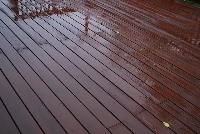 Wet deck