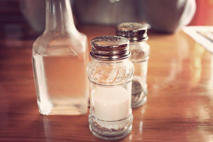 Salt and pepper shaker with vinegar