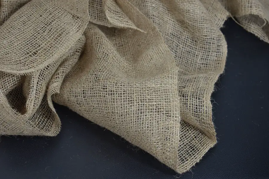 A dry burlap cloth