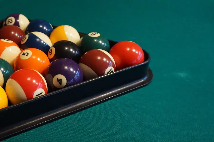 Billiard balls in a rack
