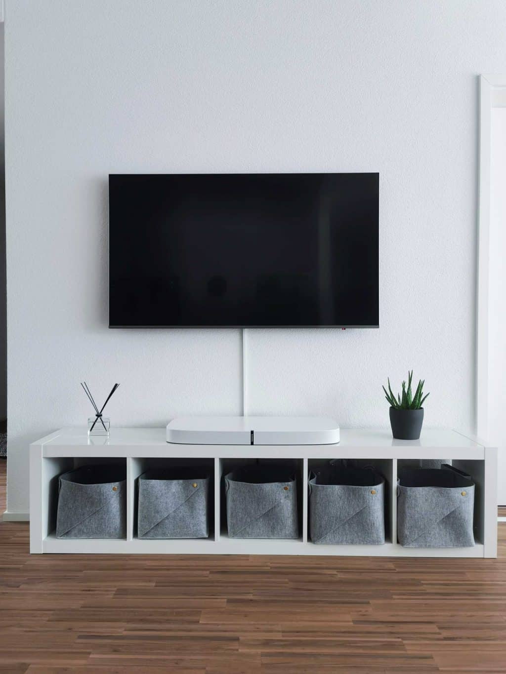 how to clean flat screen tv without streaks