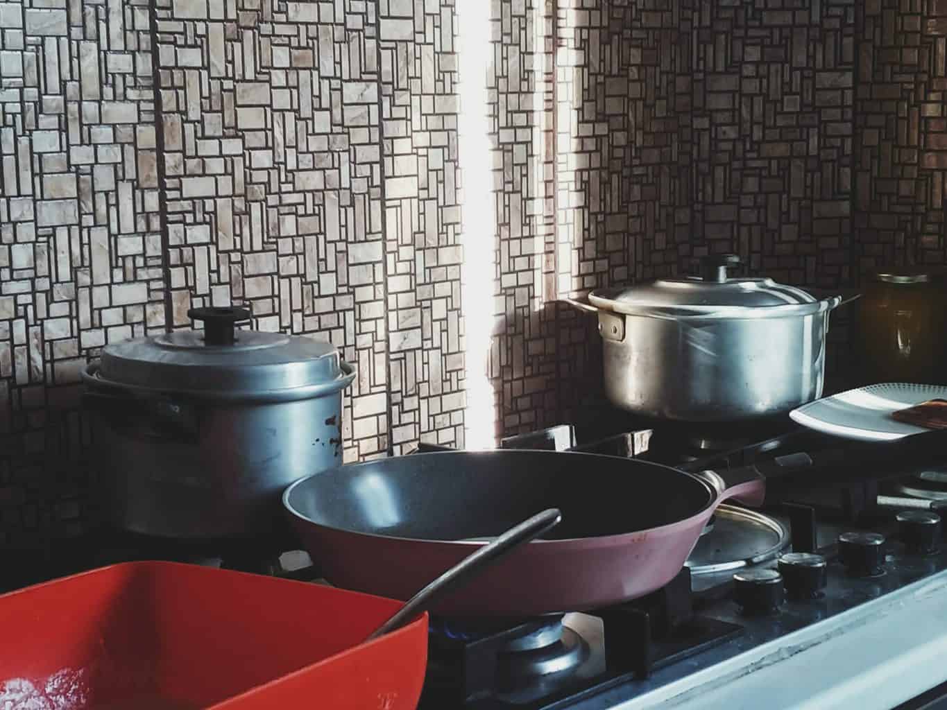 how to clean ceramic stove top