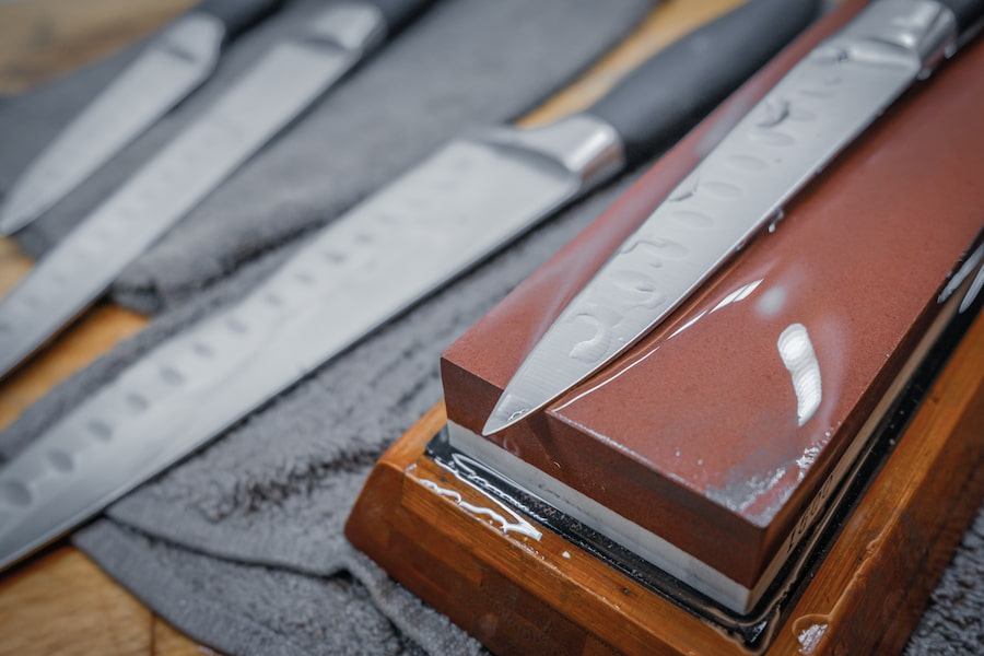 A clean whetstone and knife